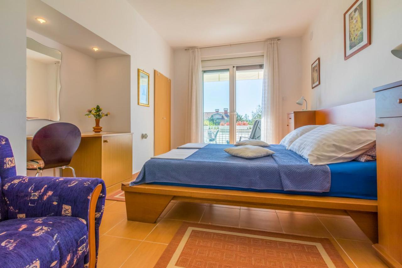 Ivan & Anka Apartments Bojko Selce Bagian luar foto