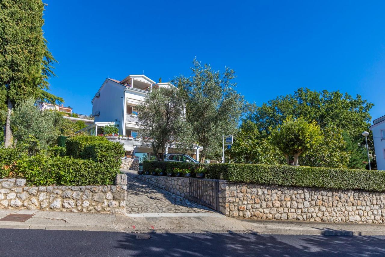 Ivan & Anka Apartments Bojko Selce Bagian luar foto
