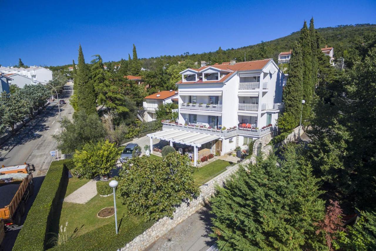 Ivan & Anka Apartments Bojko Selce Bagian luar foto