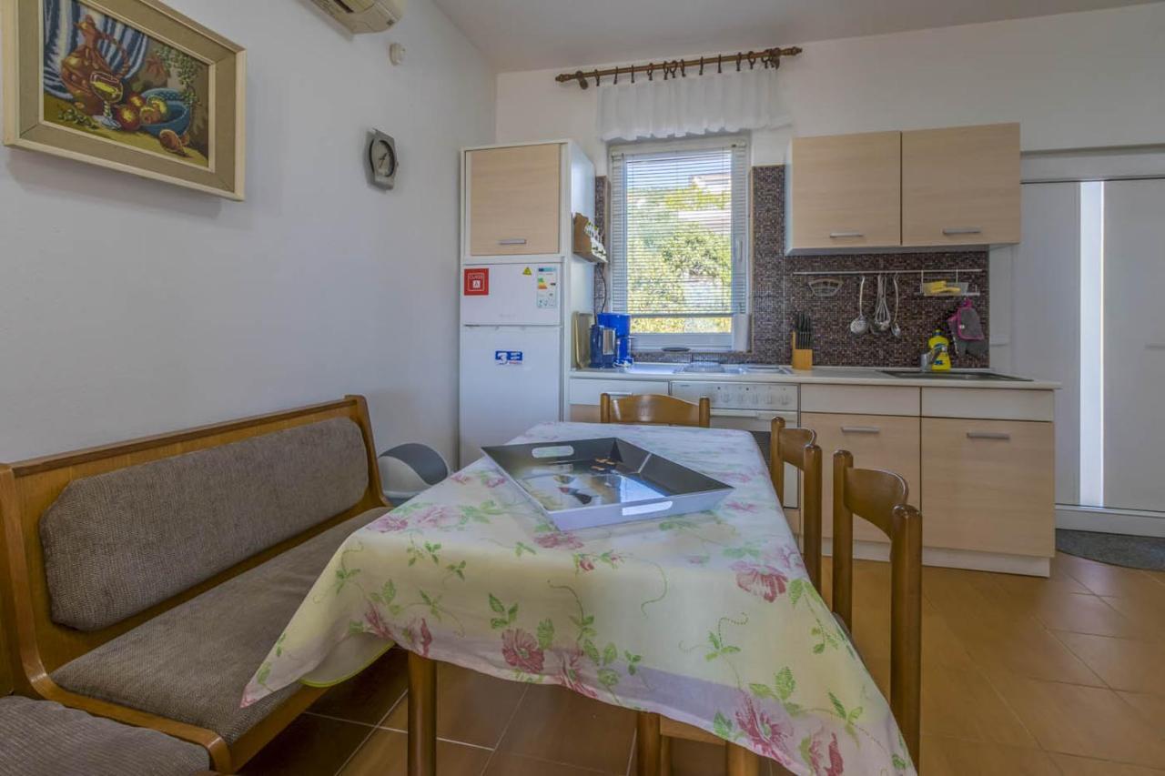 Ivan & Anka Apartments Bojko Selce Bagian luar foto