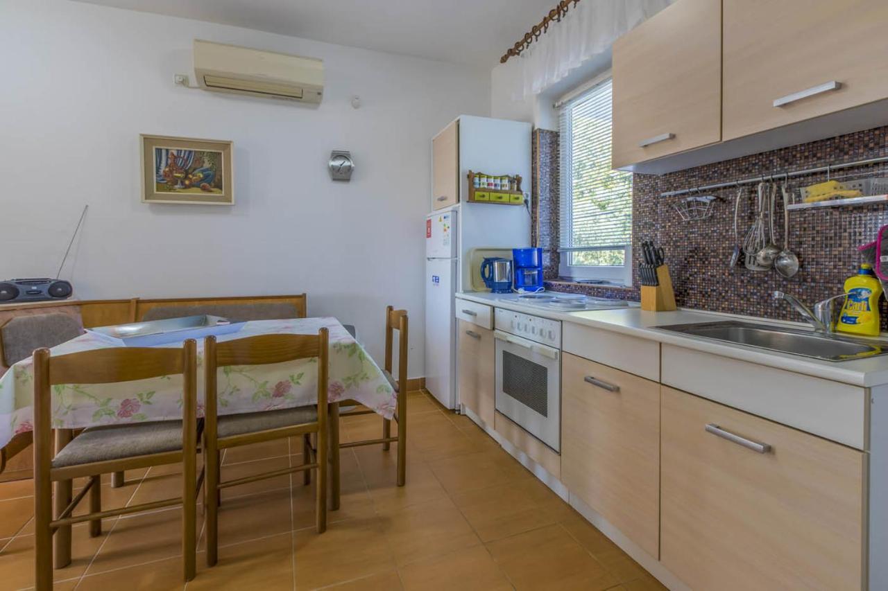 Ivan & Anka Apartments Bojko Selce Bagian luar foto
